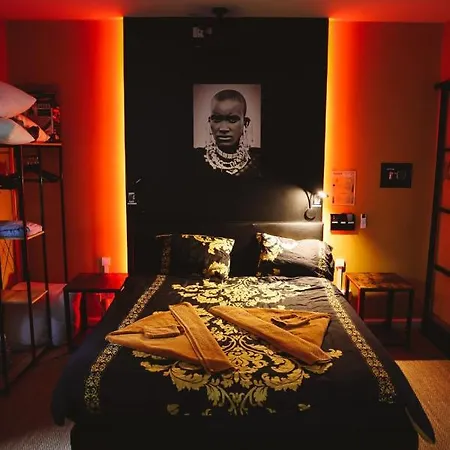 Capsule Premium Balneo & Cinema Apartamento *