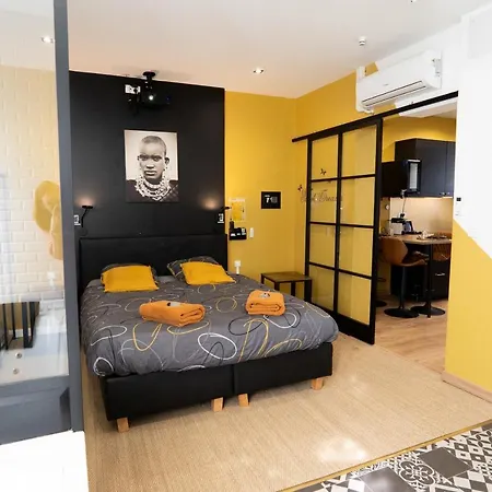 Capsule Premium Balnéo&home Cinema Apartamento *