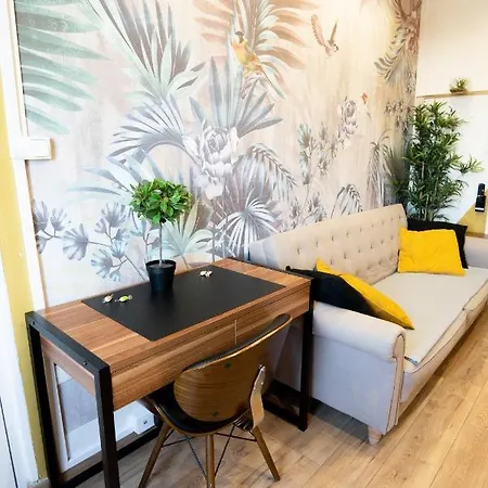 Capsule Premium Balnéo&home Cinema Apartamento *